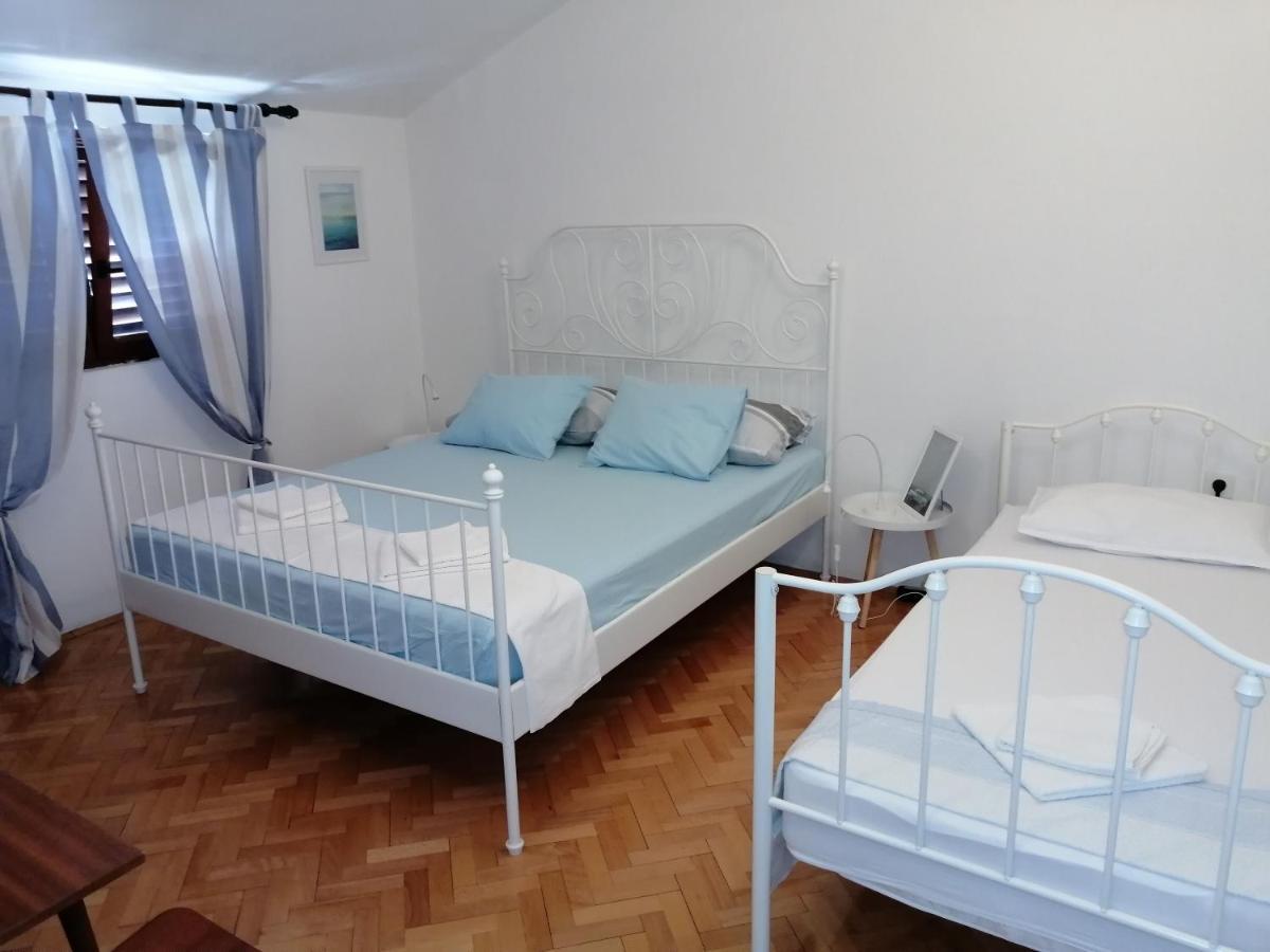 Apartments Stjepic Sukosan Exterior photo